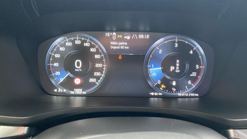 Volvo V60 Cross Country Pro, B4 AWD, 145 - fotka 16 z 29