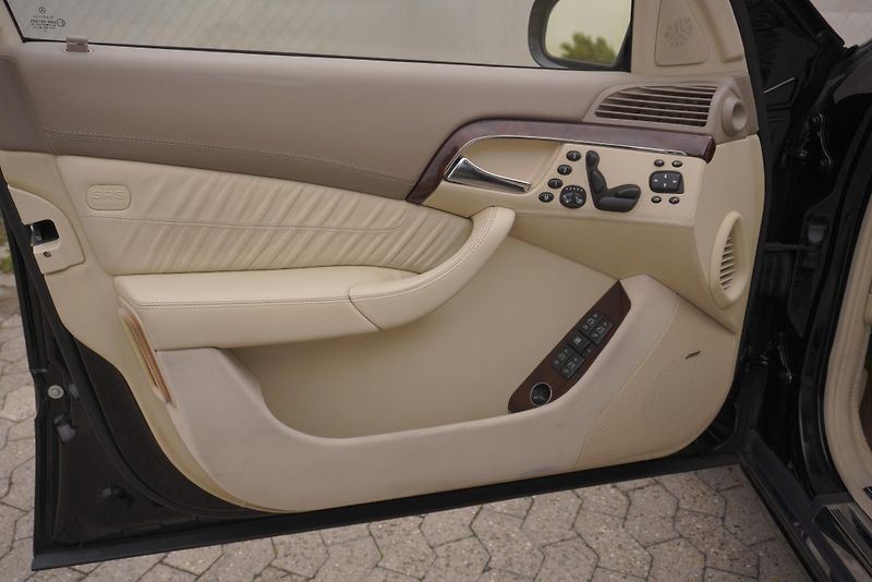 Mercedes-Benz Třídy S S600 5,5I V12 LONG AUT. - fotka 12 z 56