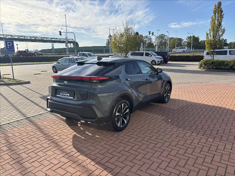 Toyota C-HR (2026) 1,8   1.8 HEV Style - fotka 5 z 11