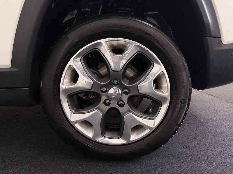 Jeep Compass 1.4T 125kW Aut. 4x4 Limited TZ - fotka 16 z 17
