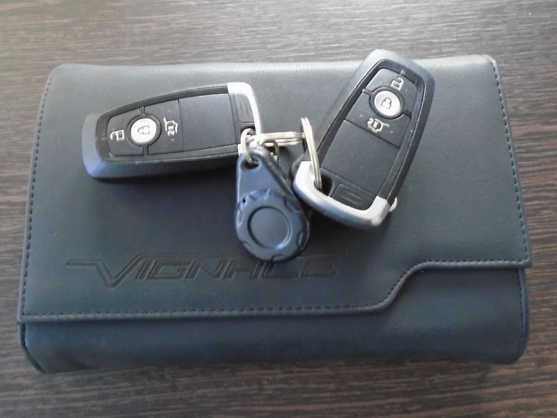 Ford S-MAX 2,0EcoBlue 140kW Vignale 8AT 7 - fotka 36 z 46