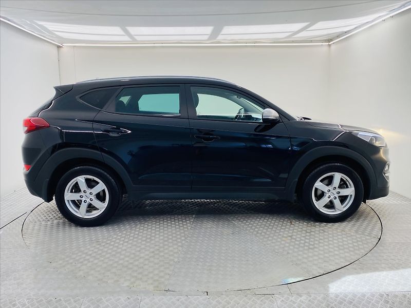 Hyundai Tucson 1,6 T-GDi 130kW 4x4 - fotka 22 z 24