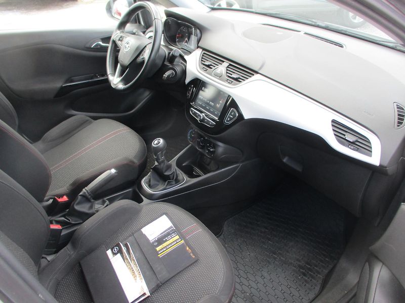 Opel Corsa (2018) 1,4 Color Edition / Cebia - fotka 5 z 12