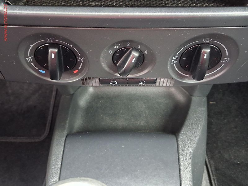Škoda Fabia (2007) 1.2i, AC, park.asist - fotka 15 z 16