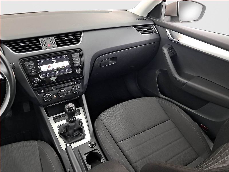 Škoda Octavia (2016) 1.6 TDI, Navi, Tempomat - fotka 8 z 17