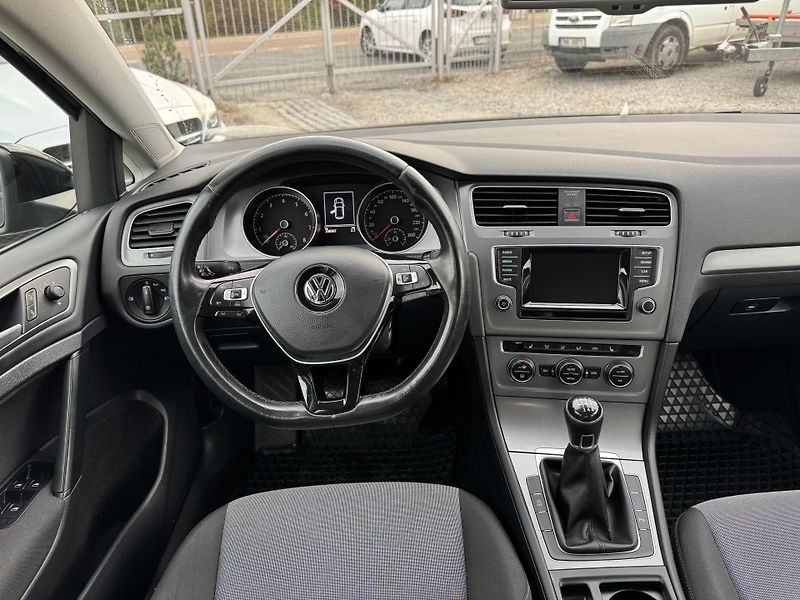 Volkswagen Golf (2015) 1.2 TSi 81KW 1.Majitel  - fotka 18 z 35
