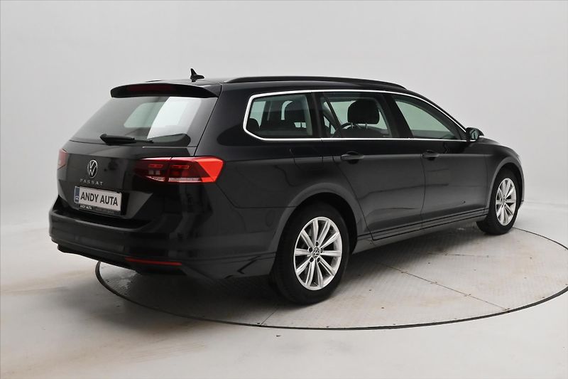Volkswagen Passat 1,5 TSI 110kW DSG Business Plu - fotka 5 z 22