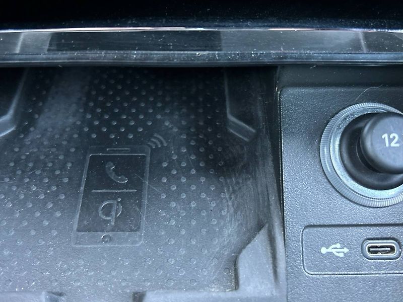 Škoda Superb (2021) kombi 2.0 TDI 7DSG Sportline - fotka 29 z 35