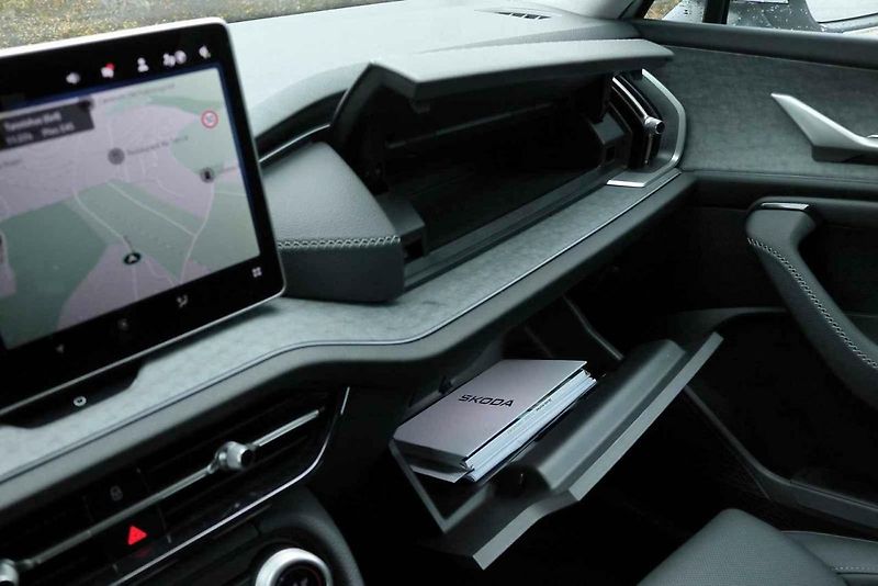 Škoda Kodiaq je u českých rodin jednoznačný favorit. Nepatří mezi nejlevnější, prostorem a praktičností však patří na špičku segmentu.