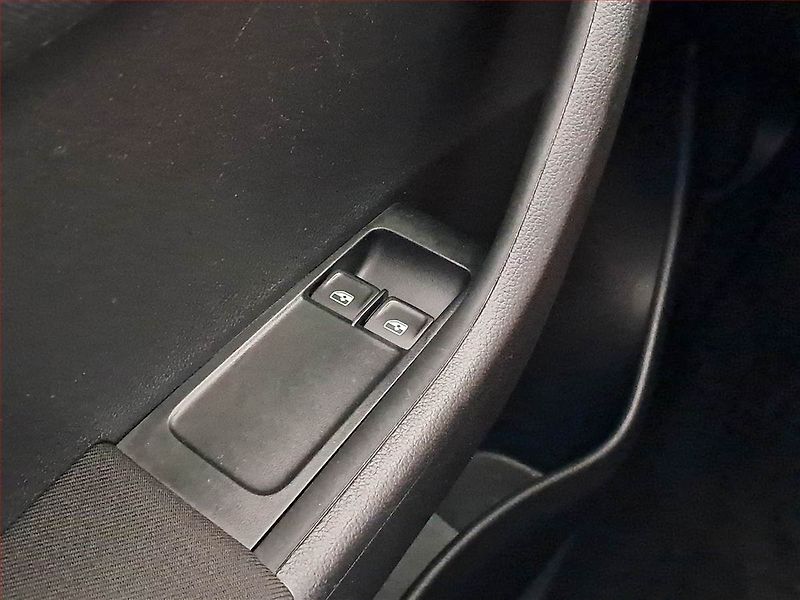 Škoda Fabia (2021) Ambition 1.0 TSI, Serv.kniha - fotka 15 z 16