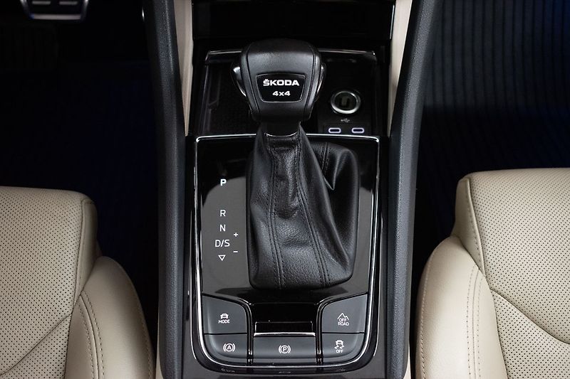 Škoda Kodiaq 2.0TDI 4x4*L&K*TAŽNÉ*DPH*ČR 1M - fotka 26 z 52
