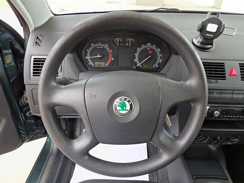 Škoda Fabia 1.2HTP 47kW Klima Tažné ČR - fotka 10 z 28