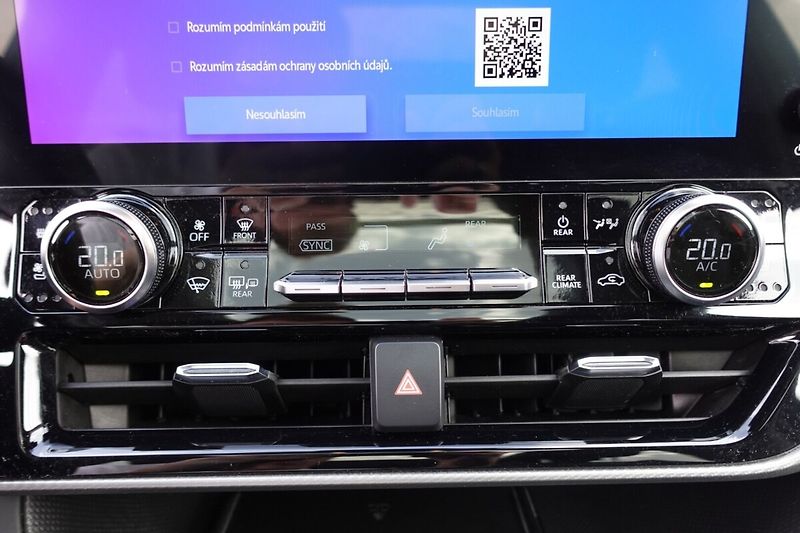 Toyota Highlander 2,5HSD Executive + Skyview (Pr - fotka 25 z 38