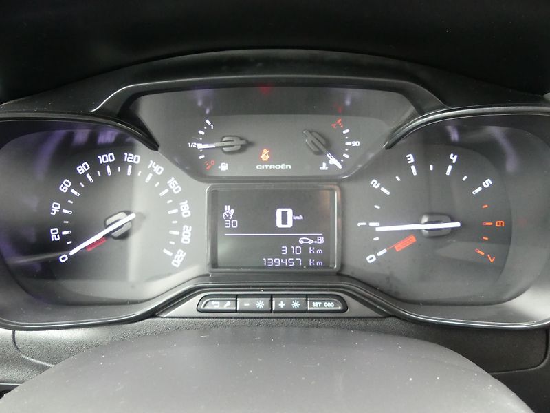 Citroën C3 (2019) 1,2 PureTech 110 MAN6 FEEL - fotka 14 z 21