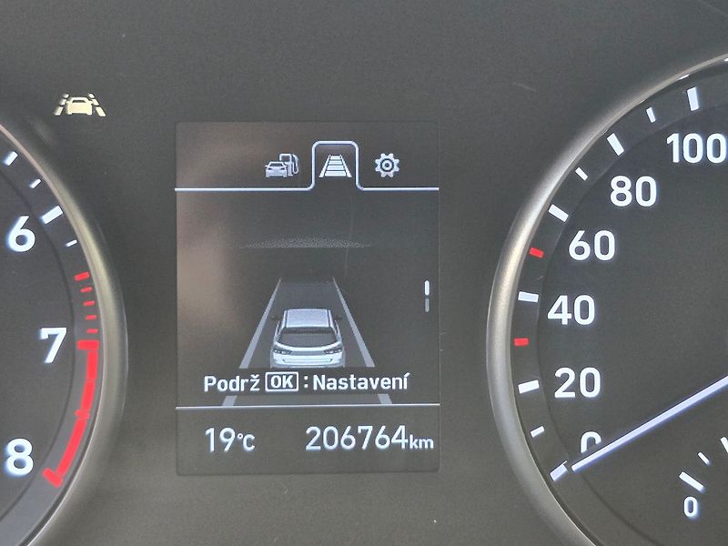 Hyundai i30 1.5i COMFORT LED KAMERA NAVI - fotka 18 z 41