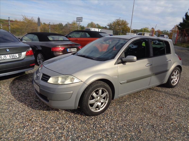 Renault Mégane 1,4 - fotka 9 z 13