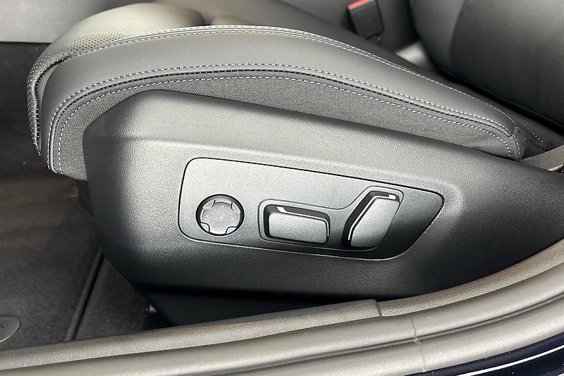 BMW Řada 5 540d xDrive Touring - fotka 14 z 16