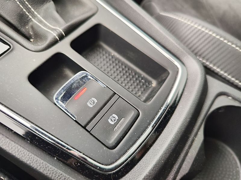 Seat Leon 2.0 TSi/221kW Cupra DSG - fotka 23 z 30