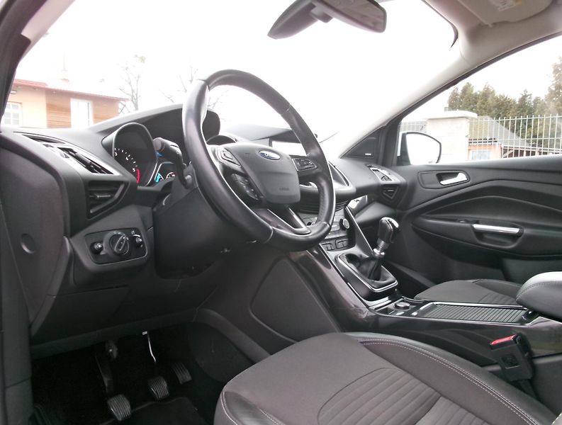 Ford Kuga (2019) 2,0TDCi TITANIUM Plus AWD ČR - fotka 36 z 39