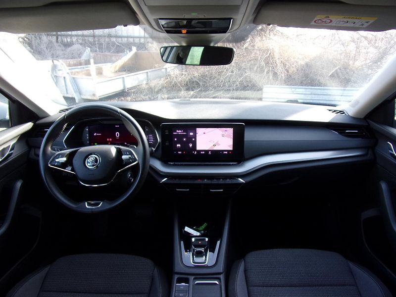 Škoda Octavia 2.0TDi DSG 142 000KM FULL VIRT - fotka 10 z 22