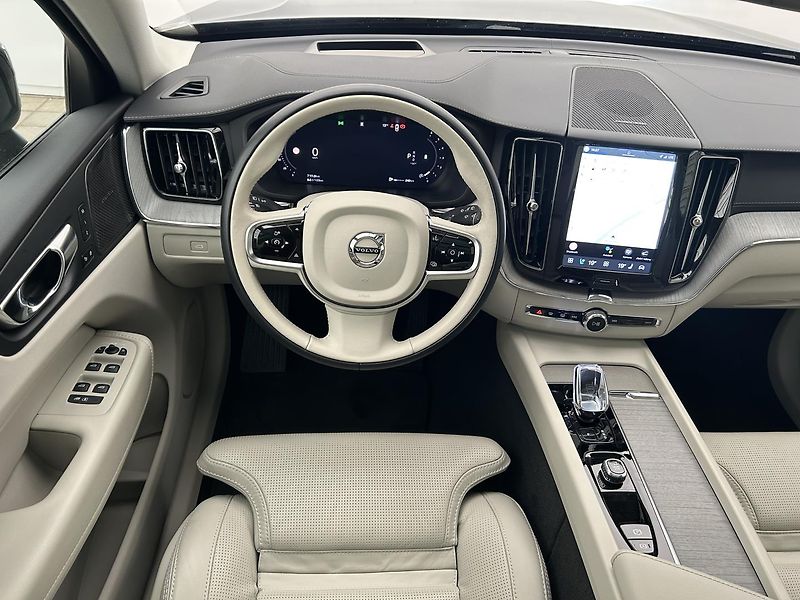 Volvo XC60 2.0  B4 4x4 ULTIMATE - fotka 15 z 33