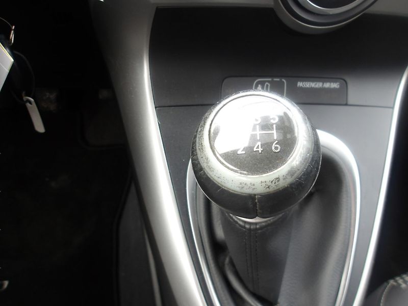Toyota Verso 1,6 D4D 82kW Nové v ČR! 2xkola - fotka 11 z 30