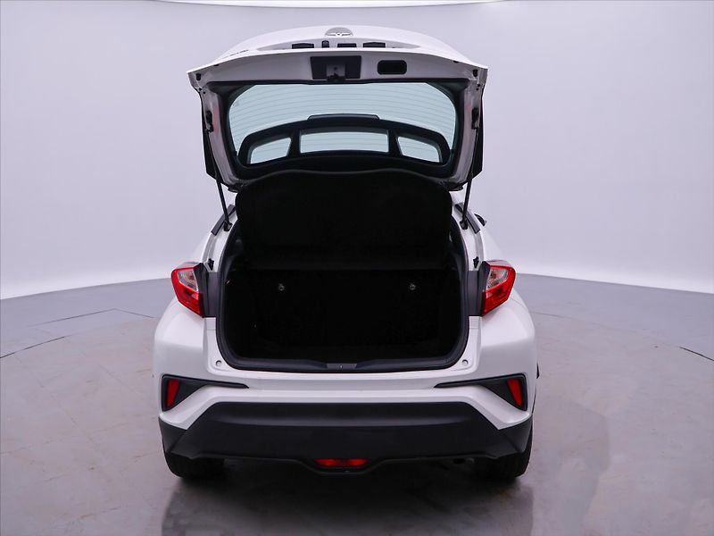 Toyota C-HR 1,2 Turbo 85kW CZ Serv.kniha - fotka 9 z 32