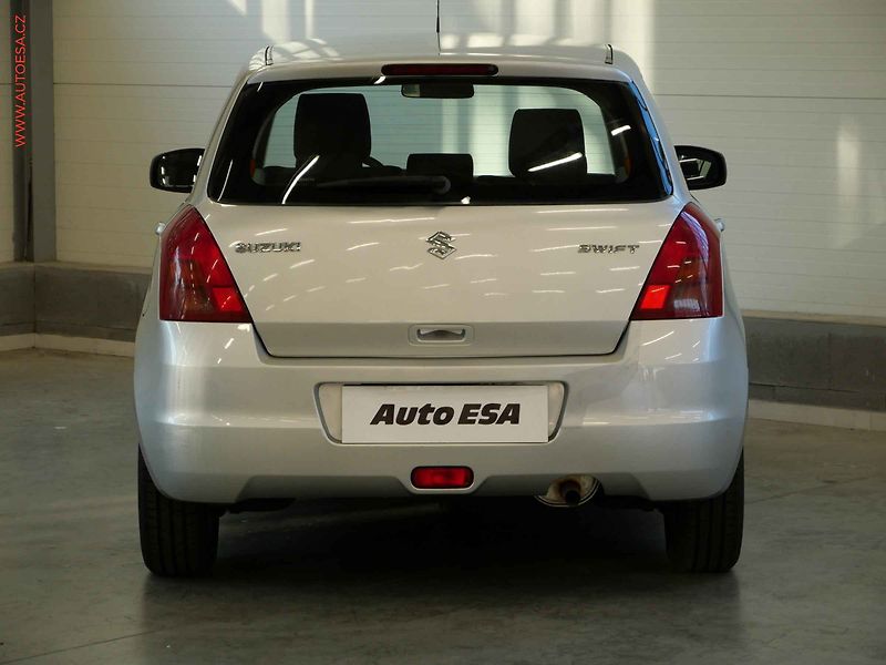 Suzuki Swift (2006) 1.4i, AC, STK5/28 - fotka 5 z 19