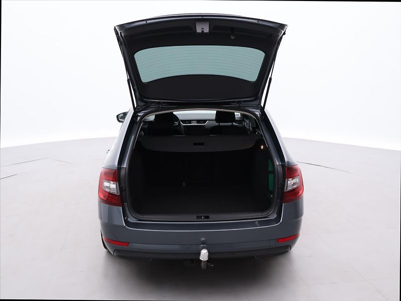 Škoda Octavia 1,6 TDi 85 kW Style Tažné Klim - fotka 9 z 30
