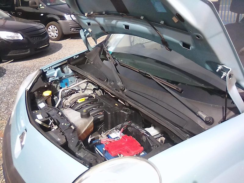 Renault Kangoo (2008) 1.6i 16V, závěs - fotka 31 z 33