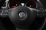Volkswagen Golf (2012) Highline 2.0 TDI, Xenony - náhled 17