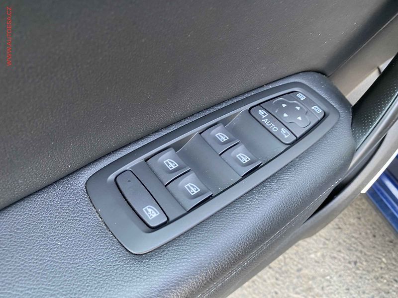 Renault Mégane (2017) 1.6dCi, 2.maj,ČR, AAC - fotka 12 z 17