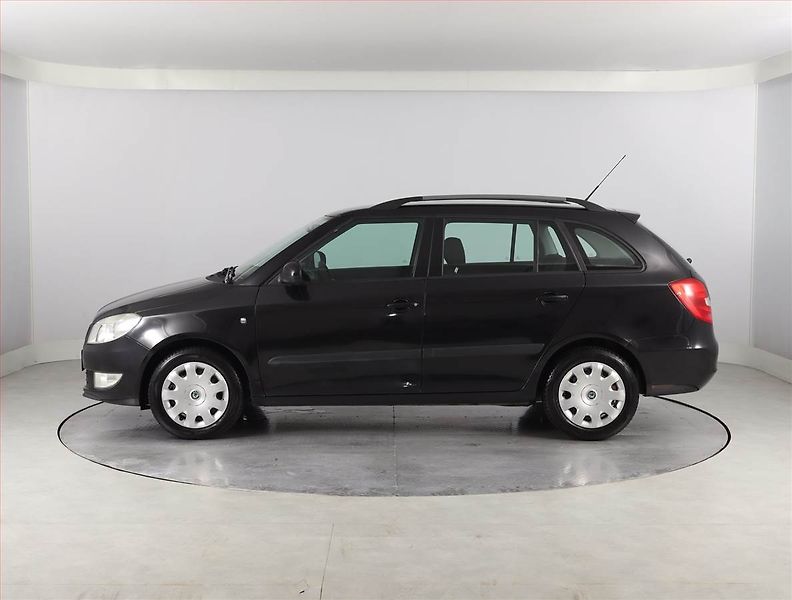 Škoda Fabia (2010) Ambition 1.2 TSI, oblíbený vůz - fotka 3 z 18