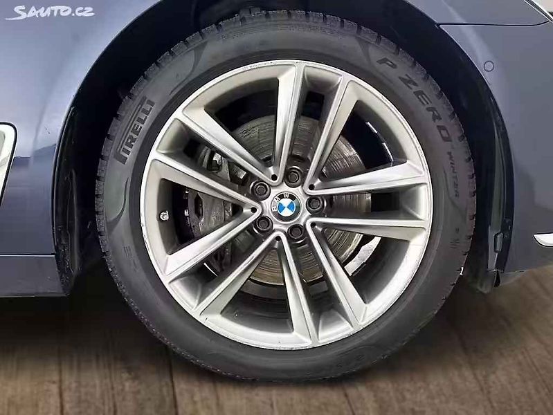 BMW Řada 7 740d xDrive, 320PS/ČR/ZÁRUKA ! - fotka 19 z 25