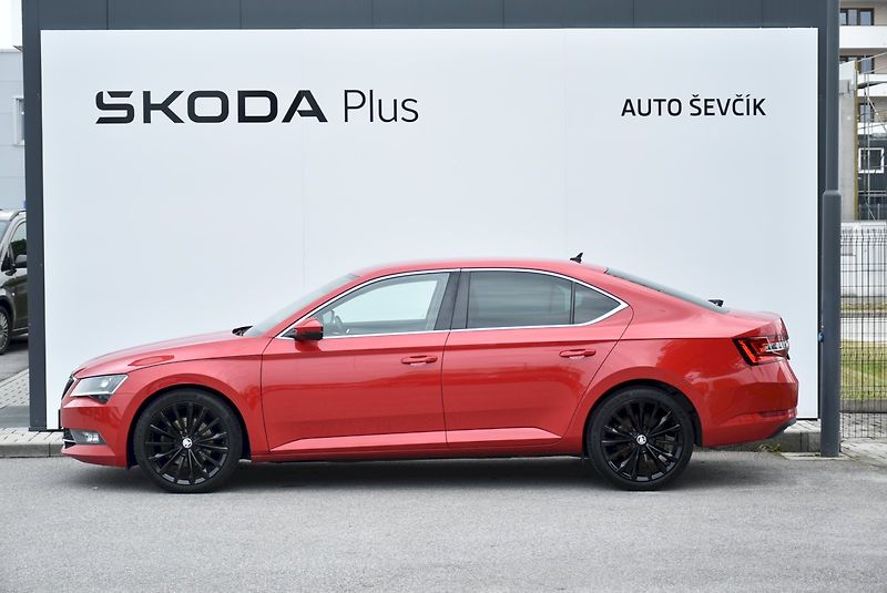 Škoda Superb (2019) Style Plus 2.0 TDI 140kW DSG - fotka 12 z 34