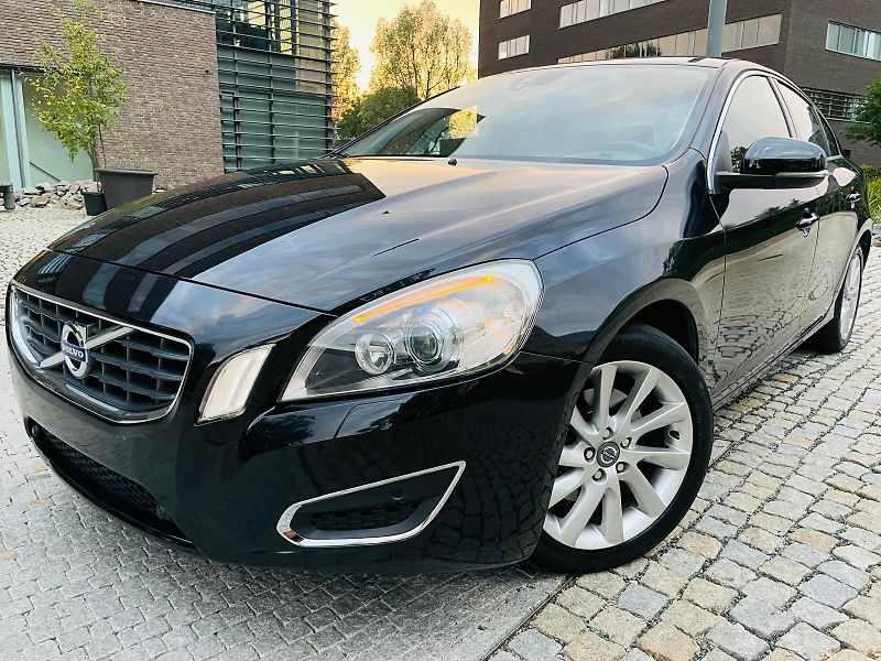 Volvo S60 2.0D 120KW 5VÁLEC VÝHŘEV SENZO - fotka 2 z 44