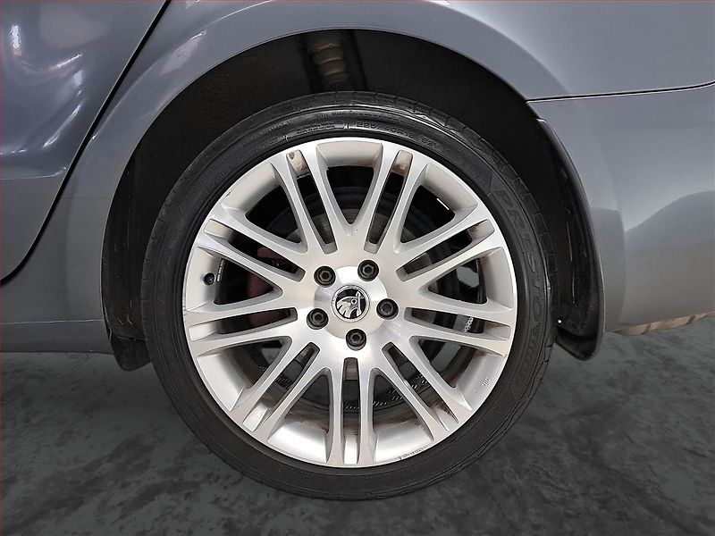 Škoda Superb (2009) 2.0 TDI, Navi, Tempomat - fotka 15 z 20