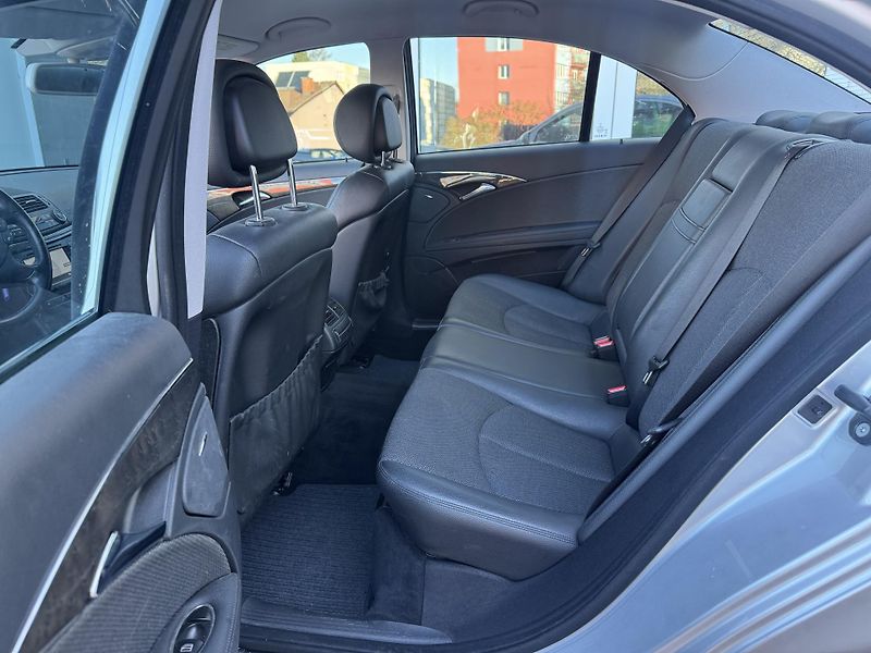 Mercedes-Benz Třídy E (2007) 320CDI 4 MATIC, ČR, 1.maj - fotka 14 z 16