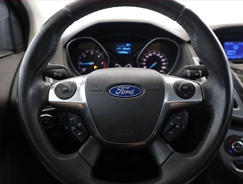 Ford Focus (2011) 1.6 TDCi, nová STK, Tažné - fotka 8 z 16