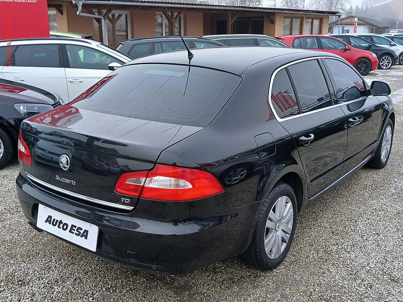 Škoda Superb (2009) 2.0TDi, ČR, DSG, bixen, kůže - fotka 4 z 20