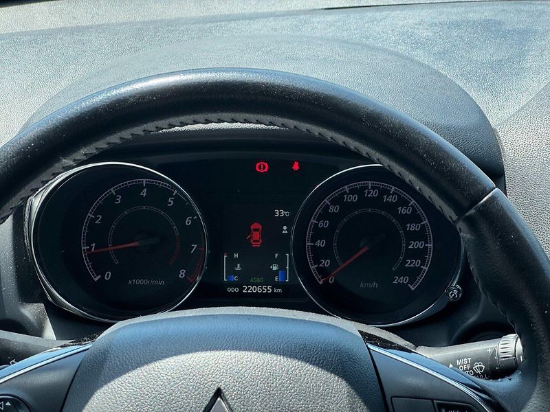 Mitsubishi ASX (2015) 1,6 MIVEC 86 KW - fotka 16 z 31