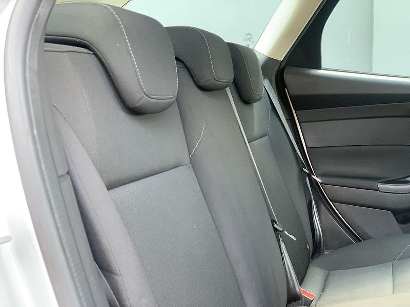 Ford Focus 1.6i PŮVOD ČR odp.DPH ZADÁNO - fotka 25 z 36