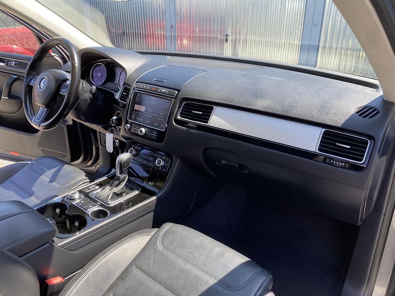 Volkswagen Touareg 3.0TDi 4x4 FL 2017 ELEGANCE 1A - fotka 139 z 176