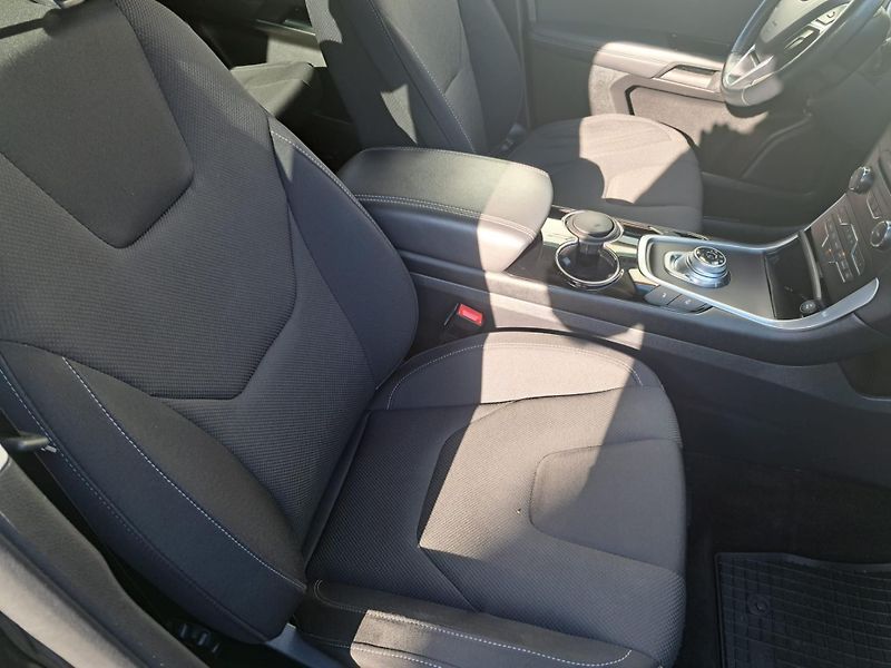 Ford S-MAX (2022) 2.5 HYBRID,  5,3L/100KM! - fotka 11 z 16
