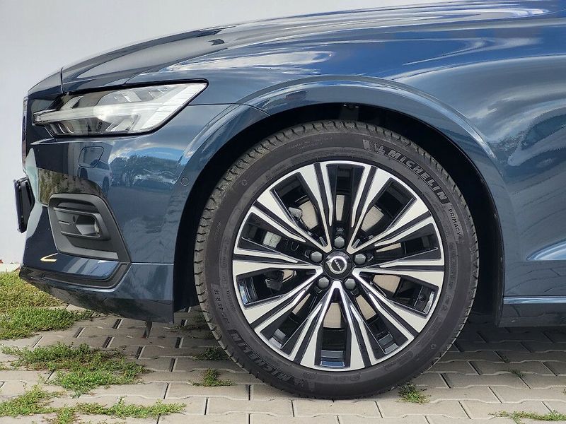 Volvo V60 CORE B4 FWD 145kW - fotka 32 z 32