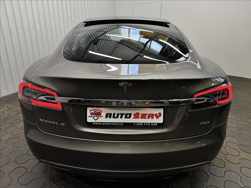 Tesla Model S 70D 4x4 DUAL MOTOR PANO DPH - fotka 7 z 36