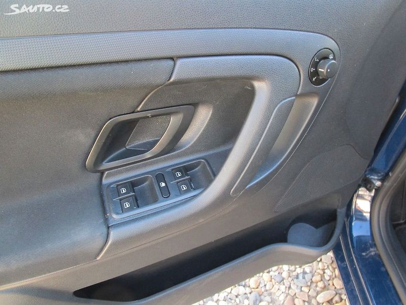 Škoda Roomster 1,2TSI-63KW-NOVÁ STK+ROZVODY - fotka 23 z 40