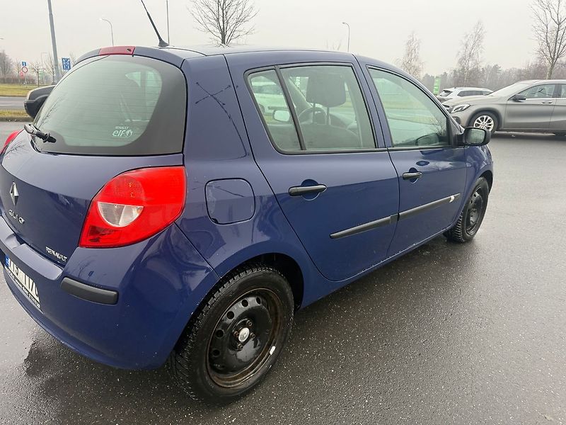 Renault Clio 1,5 DCI - fotka 5 z 11