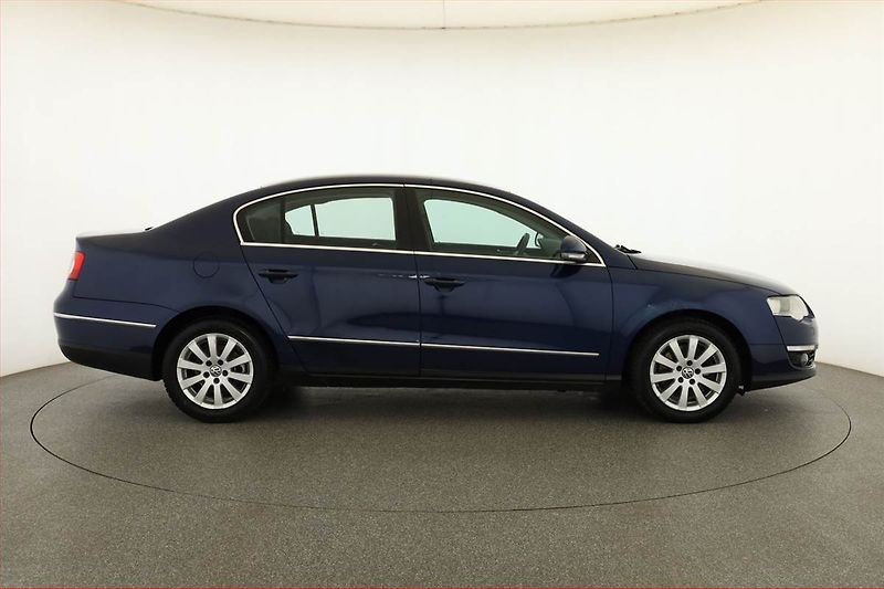Volkswagen Passat (2007) 2.0 TDI, po STK, Klima - fotka 6 z 13