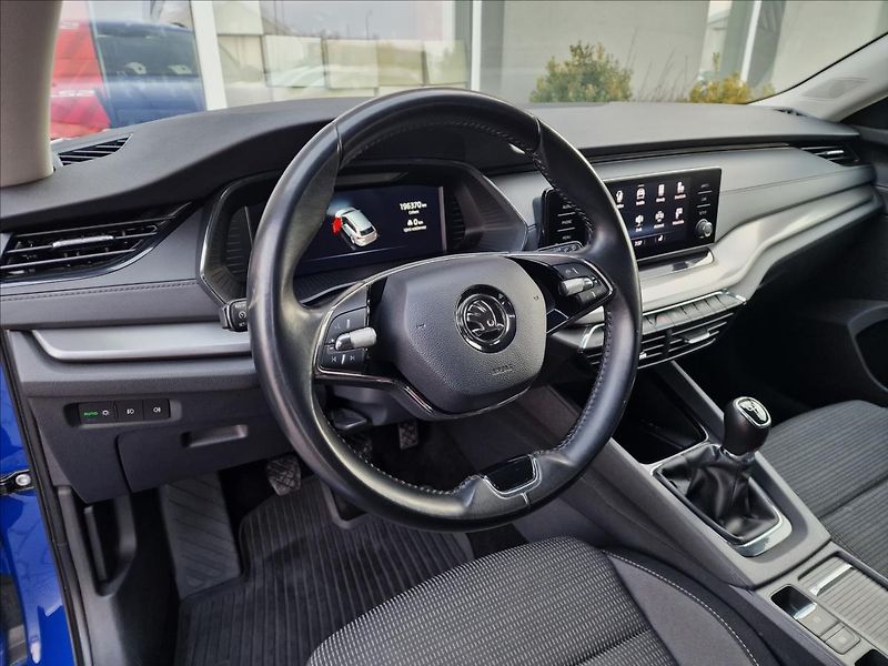 Škoda Octavia 2.0TDI,původ ČR,1.Maj,2x kola - fotka 20 z 50